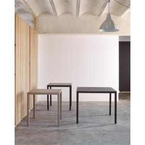 Mesa cuadrada interior, exterior 70x70 pie blanco - tablero roble natural BARCINO COMPACT Resol