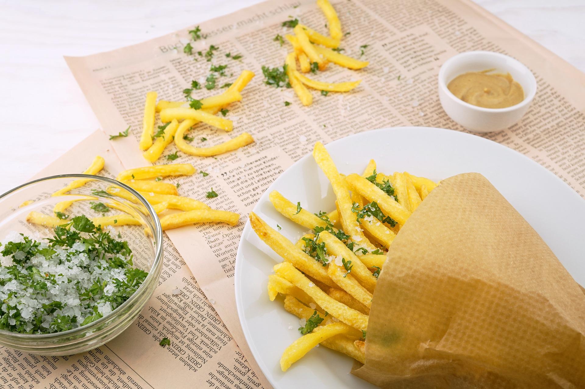 Crujiente y delicioso: cómo hacer patatas fritas 🍟 congeladas en