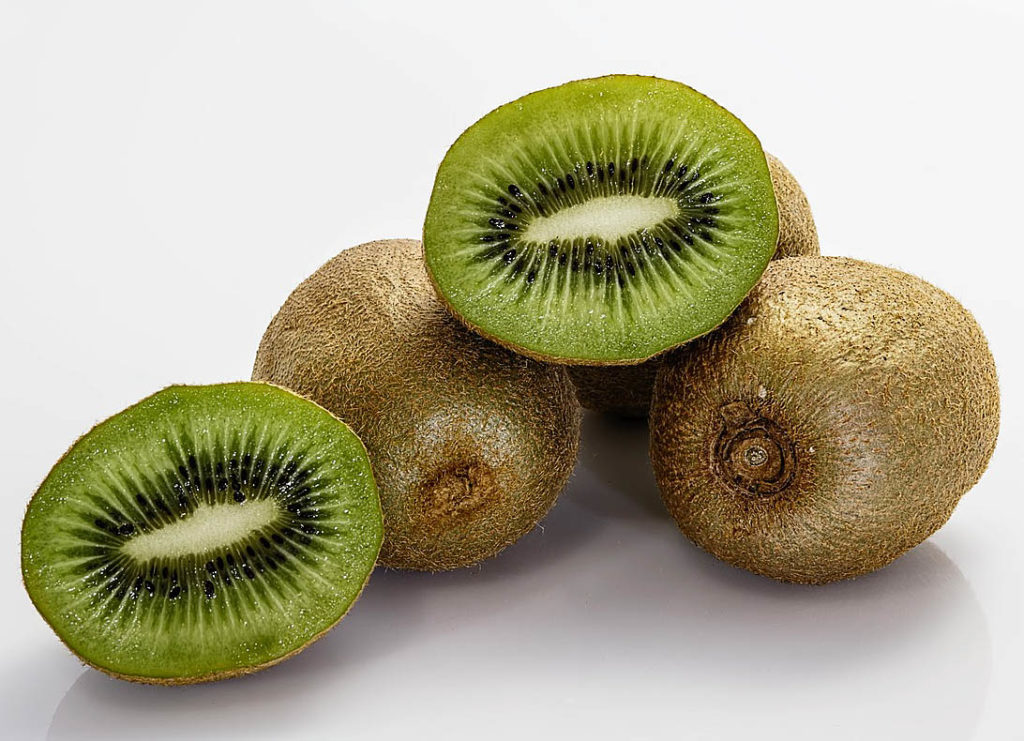 kiwi fruta beneficios propiedades